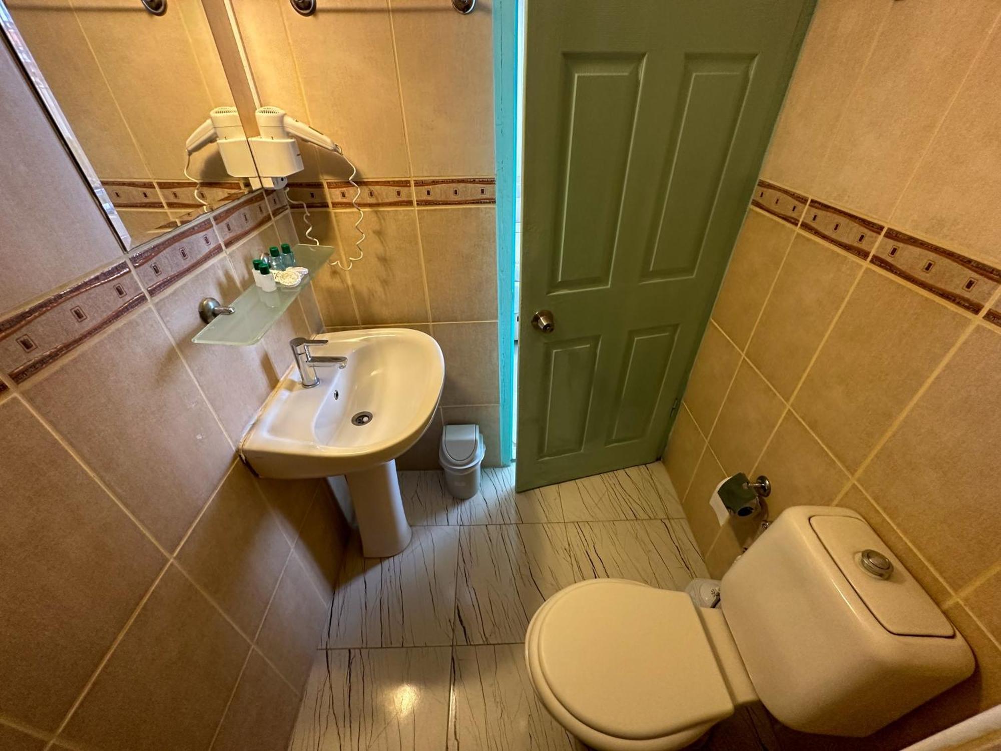 Hikmethan Otel Kusadası Exterior foto