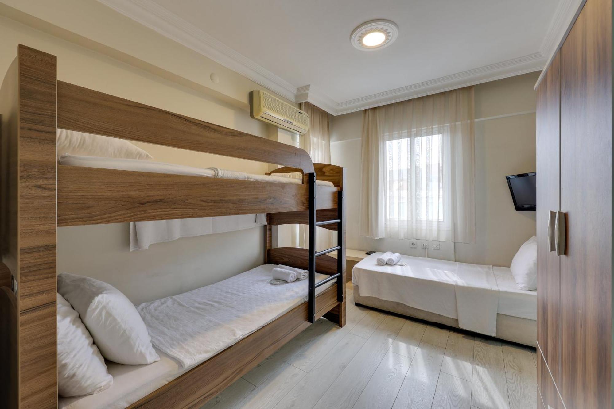 Hikmethan Otel Kusadası Exterior foto