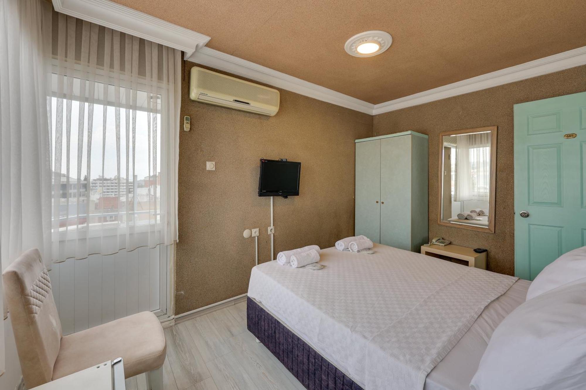 Hikmethan Otel Kusadası Exterior foto