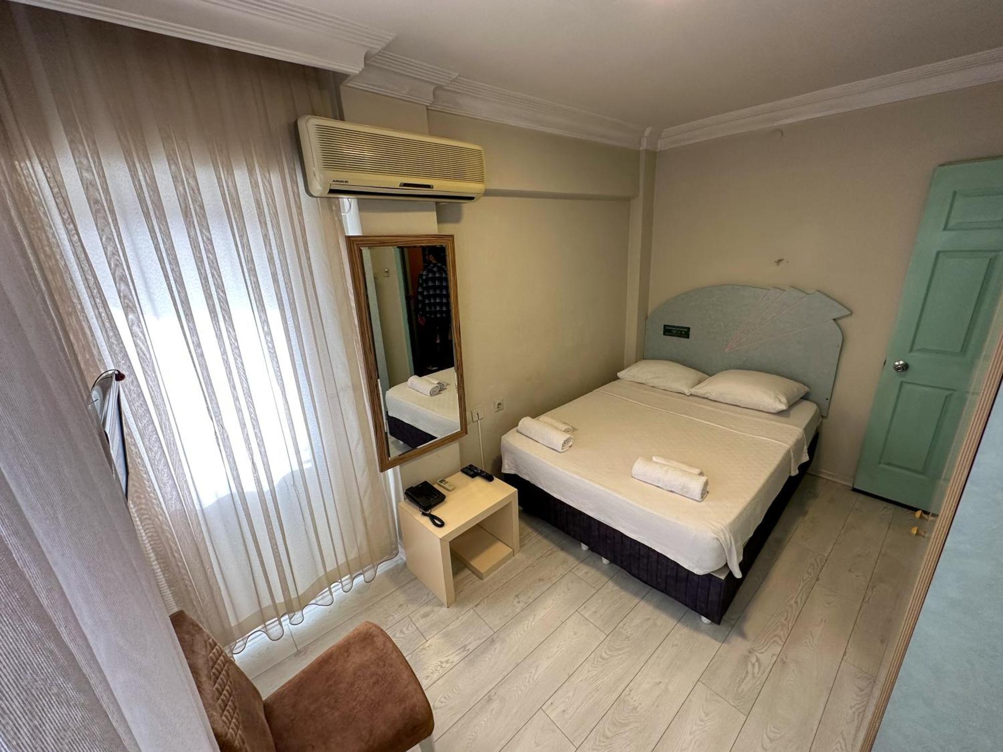 Hikmethan Otel Kusadası Exterior foto