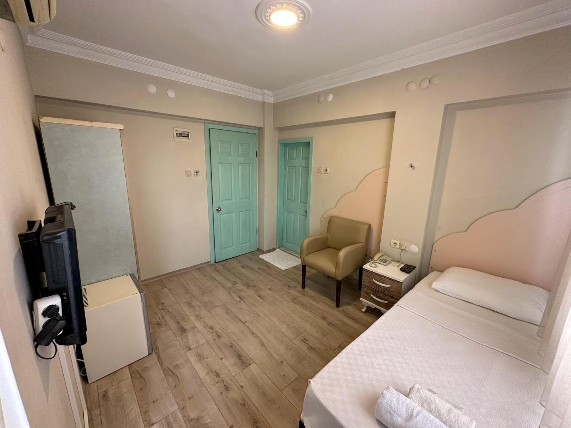 Hikmethan Otel Kusadası Exterior foto
